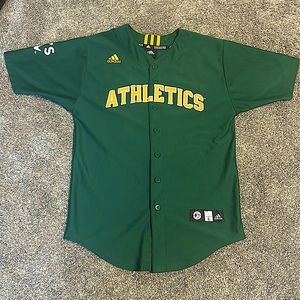 **VINTAGE** ADIDAS JERSEY (Size Large)